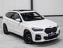BMW X1 xDrive20i M Sport | Trekhaak 2000kg | Panoramadak | Uniek! | Extreem netjes! |