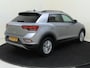 Volkswagen T-Roc 1.0 TSI Life | Digital cockpit Pro | Parkeerassistent | Achteruitrijcamera | Navigatie | Adaptieve cruise control | Draadloze telefoonlader | CarPlay |