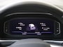 Volkswagen T-Roc 1.0 TSI Life | Digital cockpit Pro | Parkeerassistent | Achteruitrijcamera | Navigatie | Adaptieve cruise control | Draadloze telefoonlader | CarPlay |