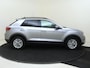 Volkswagen T-Roc 1.0 TSI Life | Digital cockpit Pro | Parkeerassistent | Achteruitrijcamera | Navigatie | Adaptieve cruise control | Draadloze telefoonlader | CarPlay |