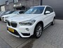 BMW X1 xDrive20i xLine | 3E EIGENAAR | 3/6/12MND GARANTIE| PANO DAK | HEAD UP | LEDER | NAVI |