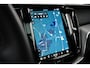 Volvo XC60 2.0 T8 Plug-in hybrid AWD Ultra Black Edition | Massage | HU-Display | Trekhaak | 360 Camera |