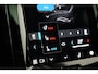 Volvo XC60 2.0 T8 Plug-in hybrid AWD Ultra Black Edition | Massage | HU-Display | Trekhaak | 360 Camera |