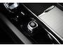 Volvo XC60 2.0 T8 Plug-in hybrid AWD Ultra Black Edition | Massage | HU-Display | Trekhaak | 360 Camera |