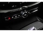 Volvo XC60 2.0 T8 Plug-in hybrid AWD Ultra Black Edition | Massage | HU-Display | Trekhaak | 360 Camera |
