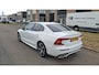 Volvo S60 Recharge T6 AWD R-Design | Trekhaak | 19 Inch Velgen | Power Seats | Harman / Kardon |