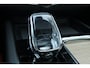 Volvo XC60 T6 Plug-in hybrid AWD Ultra Dark | Luchtvering | Trekhaak | Panoramadak | Verwarmbare voorstoelen, achterbank en stuurwiel | Head-up display | Premium audio by Harman Kardon | Keyless