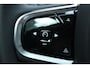 Volvo XC60 T6 Plug-in hybrid AWD Ultra Dark | Luchtvering | Trekhaak | Panoramadak | Verwarmbare voorstoelen, achterbank en stuurwiel | Head-up display | Premium audio by Harman Kardon | Keyless