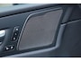 Volvo XC60 T6 Plug-in hybrid AWD Ultra Dark | Luchtvering | Trekhaak | Panoramadak | Verwarmbare voorstoelen, achterbank en stuurwiel | Head-up display | Premium audio by Harman Kardon | Keyless