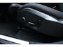 Volvo XC60 T6 Plug-in hybrid AWD Ultra Dark | Luchtvering | Trekhaak | Panoramadak | Verwarmbare voorstoelen, achterbank en stuurwiel | Head-up display | Premium audio by Harman Kardon | Keyless