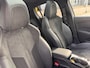Peugeot e-208 EV GT Pack 50 kWh SOH 97,19% | Alcantara Interieur | Stoelverwarming | Camera | Apple Carplay / Android Auto | Adaptive Cruise Control | DAB ontvanger | Dodehoekdetectie met correctie | Extra getint glas