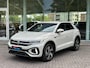 Volkswagen T-Roc 1.5 TSI 150pk 7-DSG R-line| Camera | Keyless|Unieke KM stand| Elek klep| Rijklaarprijs incl.garantie