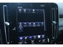 Volvo XC40 1.5 T5 Plug-in hybrid Plus Dark | Apple carplay / Android auto | Adaptieve cruise control | 18" lichtmetalen velgen | Voorstoelen verwarmd | Stuurwiel verwarmd |