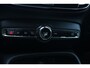 Volvo XC40 1.5 T5 Plug-in hybrid Plus Dark | Apple carplay / Android auto | Adaptieve cruise control | 18" lichtmetalen velgen | Voorstoelen verwarmd | Stuurwiel verwarmd |