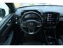 Volvo XC40 1.5 T5 Plug-in hybrid Plus Dark | Apple carplay / Android auto | Adaptieve cruise control | 18" lichtmetalen velgen | Voorstoelen verwarmd | Stuurwiel verwarmd |