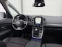 Renault Grand Scenic 1.3 TCe Intens 7p. / Trekhaak / Achteruitrijcamera / Navigatie / 20'' Lichtmetalen Velgen / All Season Banden / Climate Control / Parkeersensoren rondom / Achteruitrijcamera /