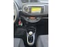 Toyota Yaris 1.3 VVT-i Aspiration | 2E EIGENAAR | 3/6 OF 12MND GARANTIE | NAVI | CAMERA | AIRCO | NW APK |