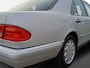Mercedes-Benz E-klasse 280 Elegance Youngtimer in perfecte staat