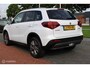 Suzuki Vitara 1.0 Boosterjet Select Automaat, Donker glas, Navigatie, App connect, Cruise, Clima, Pdc + Camera, Wit metallic