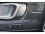 Volvo C40 Extended Range Ultimate 82 kWh - Panoramadak - IntelliSafe Assist & Surround - 360º Camera - Harman/Kardon audio - Verwarmde voorstoelen & stuur - Parkeersensoren voor & achter - Elektr. bedienb. voorstoelen met geheugen links - Warmtepomp - Extra getint glas - Inklapbare trekhaak - 19' LMV