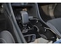 Volvo C40 Extended Range Ultimate 82 kWh - Panoramadak - IntelliSafe Assist & Surround - 360º Camera - Harman/Kardon audio - Verwarmde voorstoelen & stuur - Parkeersensoren voor & achter - Elektr. bedienb. voorstoelen met geheugen links - Warmtepomp - Extra getint glas - Inklapbare trekhaak - 19' LMV
