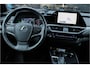 Lexus UX 250h Preference Line |facelift|stoelverwarming|dodehoek|parkeersensoren|dealer onderhouden|
