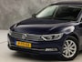 Volkswagen Passat Variant 1.4 TSI ACT Highline 150Pk Automaat (APPLE CARPLAY, GROOT NAVI, CLIMATE, CAMERA, SPORTSTOELEN, GETINT GLAS, KEYLESS START, ADAPTIVE CRUISE,