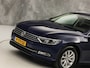 Volkswagen Passat Variant 1.4 TSI ACT Highline 150Pk Automaat (APPLE CARPLAY, GROOT NAVI, CLIMATE, CAMERA, SPORTSTOELEN, GETINT GLAS, KEYLESS START, ADAPTIVE CRUISE,