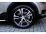 Volvo XC40 1.5 T4 Recharge Inscription | Stoel-/ stuurwielverwarming | Trekhaak, inklapbaar | Lederen bekleding | Achteruitrijcamera | 19 inch. lichtmetalen velgen | Treeplanken | Adaptieve cruise control | BLIS | Apple carplay/ Android auto