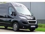 Peugeot Boxer 335 2.2 BlueHDi 140 L3H2 Premium in Topstaat |1e eigenaar |Camera |Cruise |Navi |Airco |Metallic |3500 KG |EURO6D |BPM voordeel! |Lage km-stand