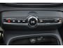 Volvo C40 Extended Range Ultimate 82 kWh - Panoramadak - IntelliSafe Assist & Surround - 360º Camera - Harman/Kardon audio - Verwarmde voorstoelen & stuur - Parkeersensoren voor & achter - Elektr. bedienb. voorstoelen met geheugen links - Draadloze tel. lader - Warmtepomp - Extra getint glas - 20' LMV