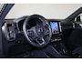 Volvo XC40 Recharge Plus 70 kWh - IntelliSafe Assist & Surround - Parkeercamera achter - Verwarmde voorstoelen & stuur - Parkeersensoren voor & achter - Draadloze tel. lader - Extra getint glas - 19' LMV