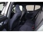 Volvo XC40 Recharge Plus 70 kWh - IntelliSafe Assist & Surround - Parkeercamera achter - Verwarmde voorstoelen & stuur - Parkeersensoren voor & achter - Draadloze tel. lader - Extra getint glas - 19' LMV