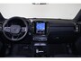 Volvo XC40 Recharge Plus 70 kWh - IntelliSafe Assist & Surround - Parkeercamera achter - Verwarmde voorstoelen & stuur - Parkeersensoren voor & achter - Draadloze tel. lader - Extra getint glas - 19' LMV
