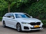 BMW 5-Serie Touring 530e M Sport LED CarPlay Elek. Stoelen 100% dealer onderhouden 530e Business Edition Plus