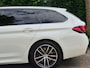 BMW 5-Serie Touring 530e M Sport LED CarPlay Elek. Stoelen 100% dealer onderhouden 530e Business Edition Plus