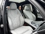 BMW X5 xDrive50e High Executive M Sport | Sky Lounge | Achteras Besturing | BMW Nieren Iconic Glow | Head-UP | Panodak Sky Lounge | Luchtvering | Soft Close | Harman-Kardon | 360 Camera | Trekhaak | Park Assist Prof | Individual Leder Merino | Zwarte Hemel |