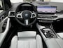 BMW X5 xDrive50e High Executive M Sport | Sky Lounge | Achteras Besturing | BMW Nieren Iconic Glow | Head-UP | Panodak Sky Lounge | Luchtvering | Soft Close | Harman-Kardon | 360 Camera | Trekhaak | Park Assist Prof | Individual Leder Merino | Zwarte Hemel |