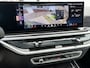BMW X5 xDrive50e High Executive M Sport | Sky Lounge | Achteras Besturing | BMW Nieren Iconic Glow | Head-UP | Panodak Sky Lounge | Luchtvering | Soft Close | Harman-Kardon | 360 Camera | Trekhaak | Park Assist Prof | Individual Leder Merino | Zwarte Hemel |