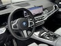 BMW X5 xDrive50e High Executive M Sport | Sky Lounge | Achteras Besturing | BMW Nieren Iconic Glow | Head-UP | Panodak Sky Lounge | Luchtvering | Soft Close | Harman-Kardon | 360 Camera | Trekhaak | Park Assist Prof | Individual Leder Merino | Zwarte Hemel |