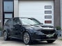 BMW X5 xDrive50e High Executive M Sport | Sky Lounge | Achteras Besturing | BMW Nieren Iconic Glow | Head-UP | Panodak Sky Lounge | Luchtvering | Soft Close | Harman-Kardon | 360 Camera | Trekhaak | Park Assist Prof | Individual Leder Merino | Zwarte Hemel |