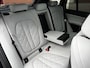 BMW X5 xDrive50e High Executive M Sport | Sky Lounge | Achteras Besturing | BMW Nieren Iconic Glow | Head-UP | Panodak Sky Lounge | Luchtvering | Soft Close | Harman-Kardon | 360 Camera | Trekhaak | Park Assist Prof | Individual Leder Merino | Zwarte Hemel |