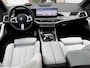 BMW X5 xDrive50e High Executive M Sport | Sky Lounge | Achteras Besturing | BMW Nieren Iconic Glow | Head-UP | Panodak Sky Lounge | Luchtvering | Soft Close | Harman-Kardon | 360 Camera | Trekhaak | Park Assist Prof | Individual Leder Merino | Zwarte Hemel |