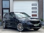 BMW X5 xDrive50e High Executive M Sport | Sky Lounge | Achteras Besturing | BMW Nieren Iconic Glow | Head-UP | Panodak Sky Lounge | Luchtvering | Soft Close | Harman-Kardon | 360 Camera | Trekhaak | Park Assist Prof | Individual Leder Merino | Zwarte Hemel |
