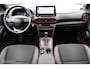 Hyundai Kona 1.6 GDI HEV Fashion Sport, Rosso Color Package, Trekhaak, Donker glas + zwarte hemel, Navi, App connect, Pdc voor + achter + camera, Cruise, Clima, Dode hoek detectie
