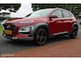 Hyundai Kona 1.6 GDI HEV Fashion Sport, Rosso Color Package, Trekhaak, Donker glas + zwarte hemel, Navi, App connect, Pdc voor + achter + camera, Cruise, Clima, Dode hoek detectie