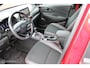 Hyundai Kona 1.6 GDI HEV Fashion Sport, Rosso Color Package, Trekhaak, Donker glas + zwarte hemel, Navi, App connect, Pdc voor + achter + camera, Cruise, Clima, Dode hoek detectie