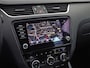 Skoda Octavia Combi 1.0 TSI Greentech Sport (APPLE CARPLAY, GROOT NAVI, CLIMATE, STOELVERWARMING, SPORTSTOELEN, GETINT GLAS, PARKEERSENSOREN, CRUISE, NIEUWSTAAT)