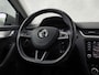 Skoda Octavia Combi 1.0 TSI Greentech Sport (APPLE CARPLAY, GROOT NAVI, CLIMATE, STOELVERWARMING, SPORTSTOELEN, GETINT GLAS, PARKEERSENSOREN, CRUISE, NIEUWSTAAT)