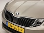 Skoda Octavia Combi 1.0 TSI Greentech Sport (APPLE CARPLAY, GROOT NAVI, CLIMATE, STOELVERWARMING, SPORTSTOELEN, GETINT GLAS, PARKEERSENSOREN, CRUISE, NIEUWSTAAT)